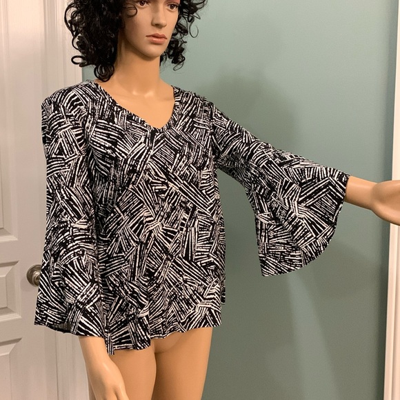 Elle - L - Cotton/Modal Flutter-sleeved Top - Picture 1 of 6